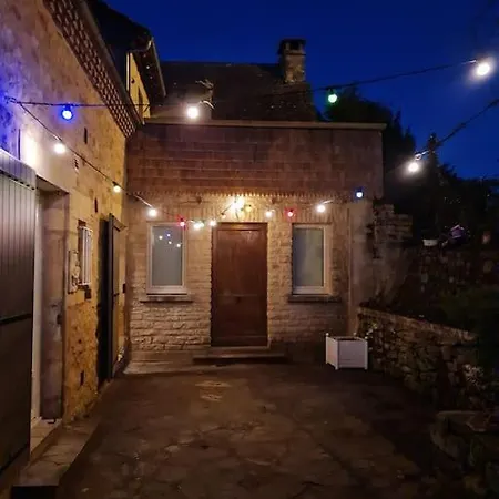 4 M Spacieuse Avec Piscine Hébergement de vacances Sarlat