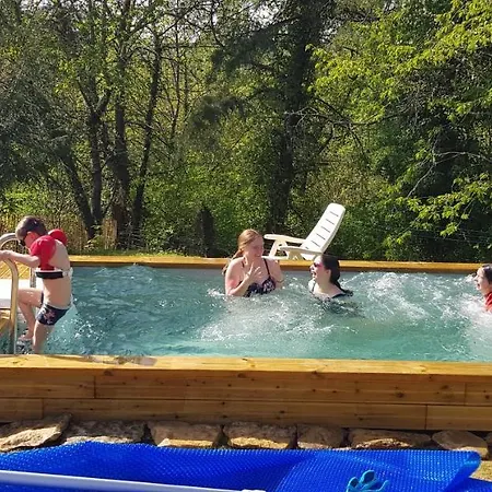 4 M Spacieuse Avec Piscine *
