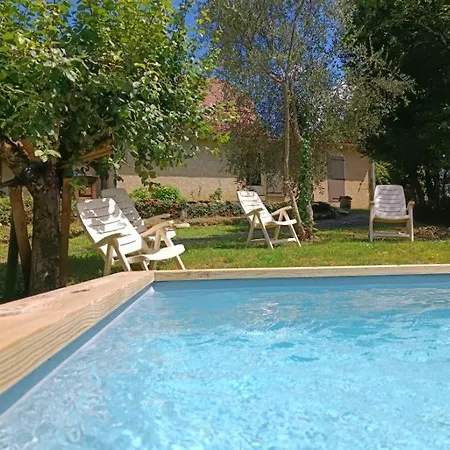 4 M Spacieuse Avec Piscine Hébergement de vacances Sarlat